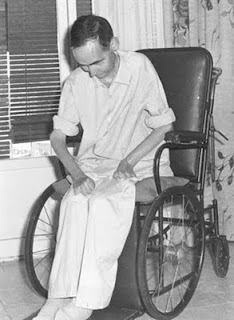 Imagen de Lolo en su silla de ruedas