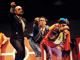 Imagen de la representación del grupo Los Sinsentidos