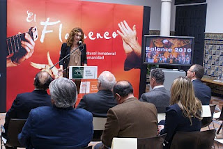 la directora de la Agencia Andaluza del Flamenco, Mª Ángeles Carrasco, durante su intervención en el acto