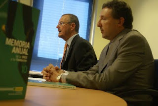 Intervención del delegado territorial junto al director en Málaga en la rueda de prensa de la presentación de la Memoria en Málaga