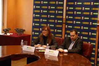 Un momento de la intervención de la presidenta del Consejo Territorial, junto al subdelegado territorial