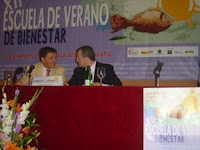 El director de la Escuela de Verano, Juan Francisco Delgado, con Patricio Cárceles en la conferencia inaugural