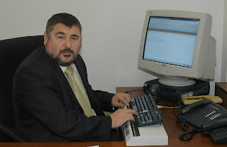 Imagen de Alberto Morillas en su despacho, en la sede del Consejo Territorial