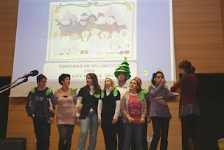 Grupo 'Los multilíngües durante un momento de su actuación