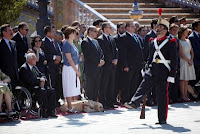 Los representantes de la ONCE que juraron bandera durante uno de los desfiles militares