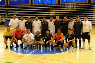 Los jugadores del equipo de la ONCE junto a los jugadores del equipo de Botafuegos