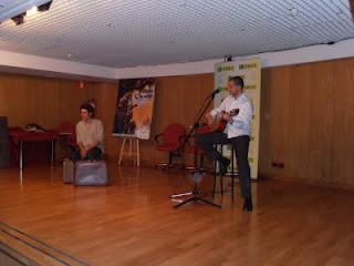 Fotografía de una de las actuaciones que se hicieron durante la jornada realizada en la ONCE de Granada