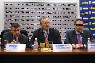 Un momento de la intervención del delegado territorial ante la directiva de la EBU