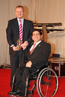 Gonzalo Rivas entrega el CANF de oro a Patricio Cárceles