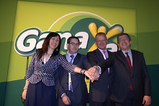 De izquierda a derecha, la presidenta del Consejo Territorial, el director general adjunto de Juego, delegado territorial y director de Comunicación de la ONCE