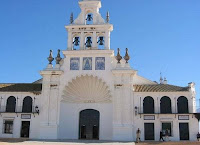 Imagen de la fachada de la ermita del Rocío