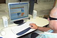 Un usuario afiliado navegando por la Red