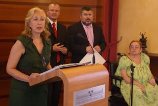 Un momento de la intervención de la presidenta del Parlamento