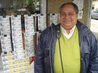 Primer plano sonriente de José Rubio