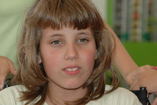 Primer plano sonriente de Lourdes Ortega