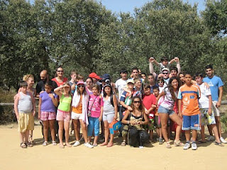 Foto de grupo de todos lso asistentes al Campamento del Encinar de Escardiel