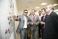 Un momento de la visita de las autoridades a la nueva planta de Flisa