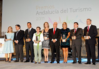 Foto de familia de los premiados