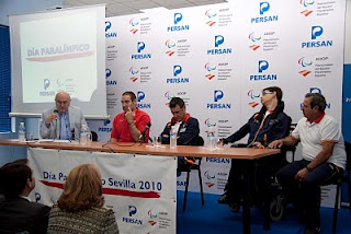 Araujo ahora con los deportistas paralímpicos andaluces Diego de Paz, Antonio García y José Manuel Rodríguez