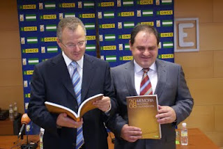 Pascual Gualda, muy sonriente, junto a Patricio Cárceles en el acto de presentación de la Memoria de la ONCE en Jaén
