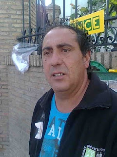 José Antonio Rabaneda, discapacitado auditivo, en su punto de venta habitual