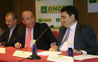 El alcalde de Granada durante su intervención en la toma de posesión de Rafael Jiménez