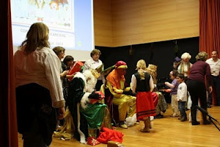 Sus Majestades los Reyes Magos de Oriente atendiendo a los niños del CRE