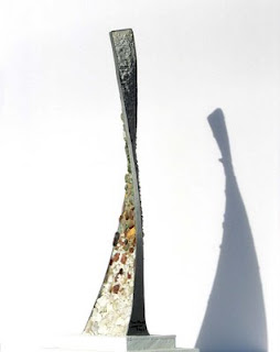 Imagen de la escultura denominada elevación