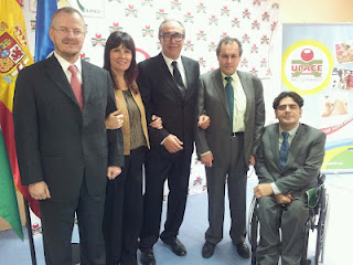 Imagen del delegado de la ONCE en Andalucía, Ceuta y Melilla, Patricio Cárceles, la consejera para la Igualdad y Bienestar Social de la Junta de Andalucía, Micaela Navarro, el presidente del CERMI-Andalucía, José Manuel Porras, el presidente del Consejo Territorial de la ONCE en Andalucía, Ceuta y Melilla, Ventura Pazos y el director general de Personas con Discapacidad de la Consejería para la Igualdad y Bienestar Social, Gonzalo Rivas en la inauguración del centro 'Al Andalus'