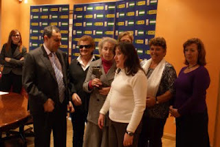 Ventura Pazos con el grupo de afiliadas gaditanas ganadoras de la modalidad grupal
