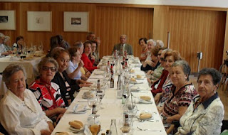 Momento de la comida de los afiliados cordobeses en la sede del Parlamento de Andalucía