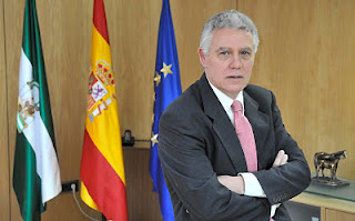 Francisco Menacho Villalba, consejero de Gobernación y Justicia de la Junta de Andalucía y  presidente del Consorcio del Bicentenario de la Constitución de 1812 