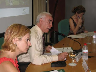 Dos integrantes del jurado durante la reunión en la que eligieron a los galardonados