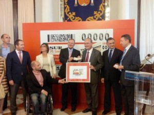 2012-10-18 13 44 57 retocada El delegado territorial de la ONCe en Adalucía, Ceuta y Melilla, Patricio Cárceles, junto al alcalde de Málaga, Francisco de la Torre en el acto de presentación