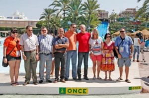 Día de la ONCE Málaga Los directivos de la ONCE en Málaga y Córdoba posan en el parque acuático de Mijas donde se celebró el día de la ONCE