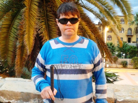 Imagen de José Luis Rincón en un parque e Ceuta