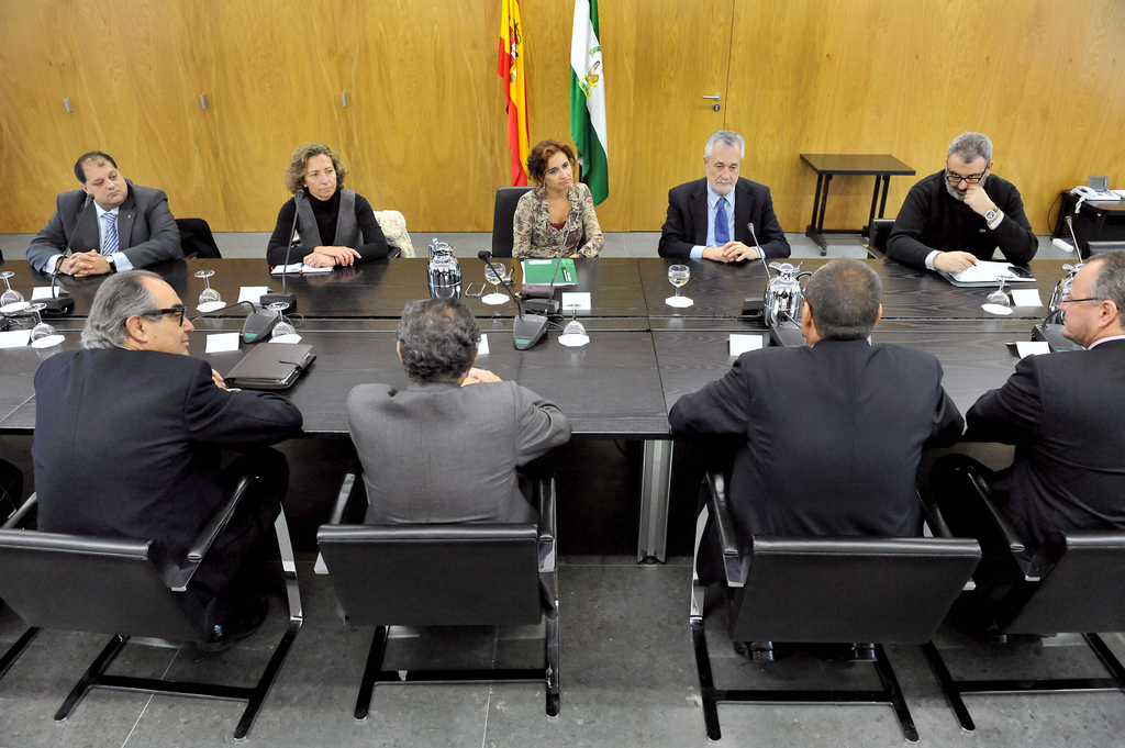 Momento de la Reunión mantenida en el Palacio de San Telmo
