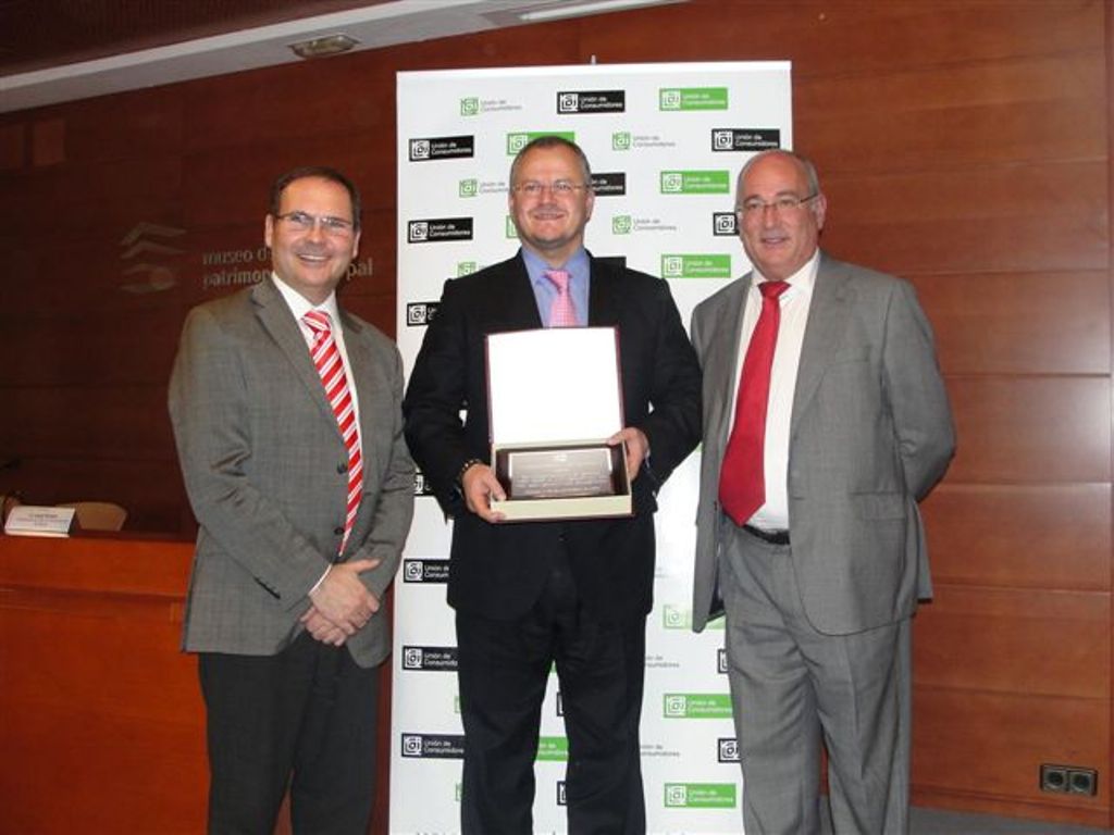 El delegado territorial de la ONCE en Andalucía, Ceuta y Melilla, Patricio Cárceles recibe el galardón