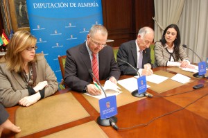 Firma del Convenio entre la ONCE y la Diputación de Almería