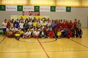 Imagen de grupo de todos los participantes de las competiciones