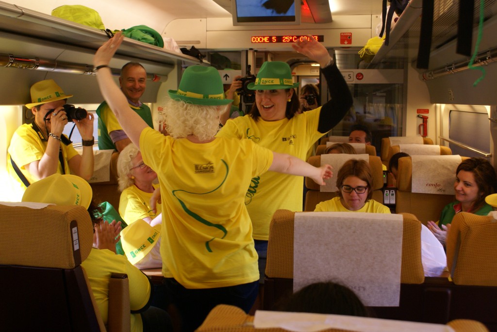 El vagón 5 bailando una sevillana