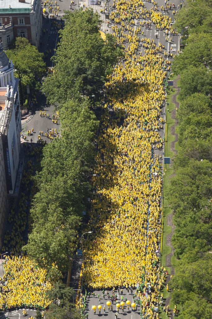 El Paseo de la Castellana desde el aire todo de amarillo