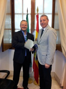 Patricio Cárceles junto a Francisco Álvarez de la Chica en la reunión