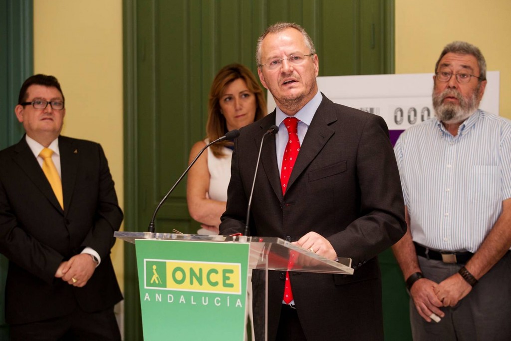 En la imagen, Patricio Cárceles habla al micrófono durante su intervención