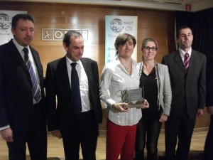 Yolanda Rueda, autora de las torres gemelas, recogiendo el segundo premio en la modalidad de relatos cortos