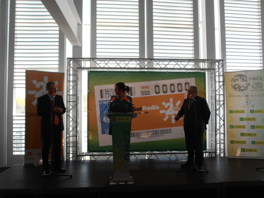 Imagen de Patricio Cárceles, Carmen y Joaquín Durán en un momento del programa Aqui estamos
