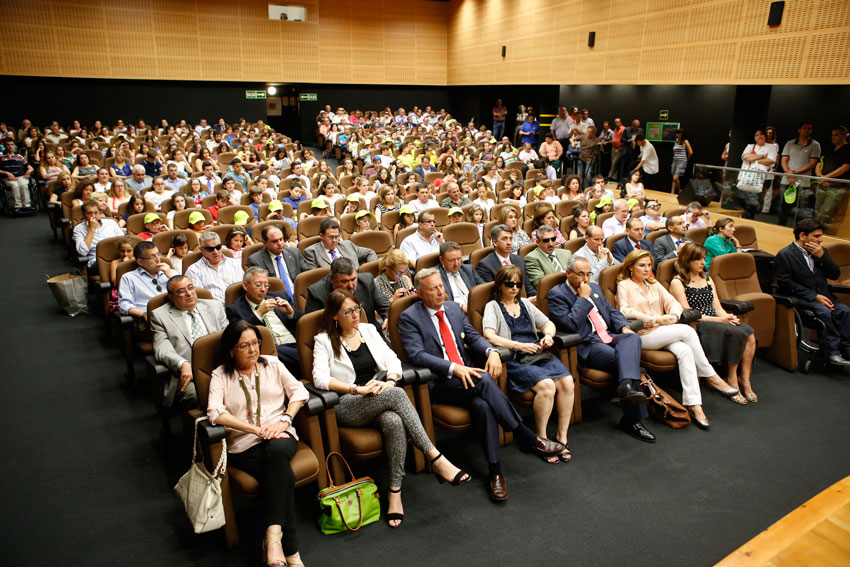 El acto recibió un buen ambiente entre alumnado, padres y periodistas