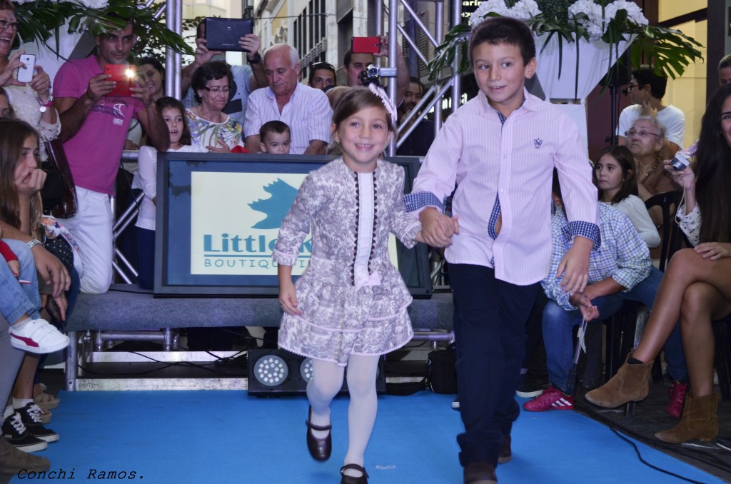 niños de la mano portada