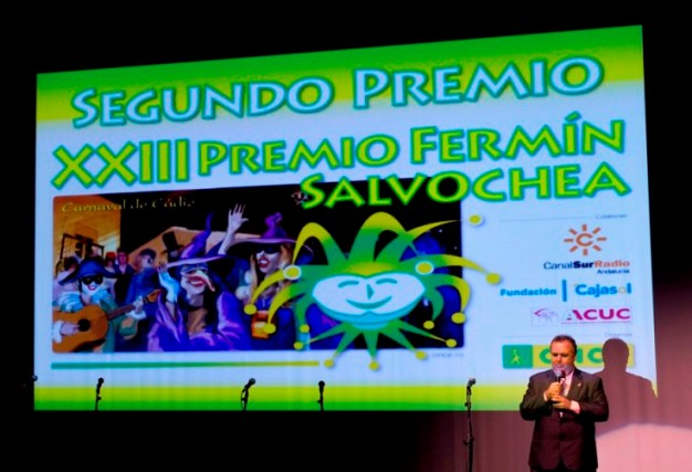 Jesús Espiñeira, jefe de Servicios Sociales de la ONCE en Cádiz y presidente del jurado, junto al cartel del premio Jesús Espiñeira, jefe de Servicios Sociales de la ONCE en Cádiz y presidente del jurado, junto al cartel del premio