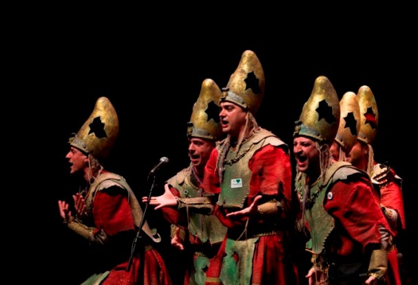 'Los Gadiritas' en mitad de su actuación 'Los Gadiritas' en mitad de su actuación